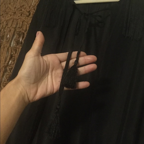 Winter Kate silk fringe cape - Picture 3 of 5